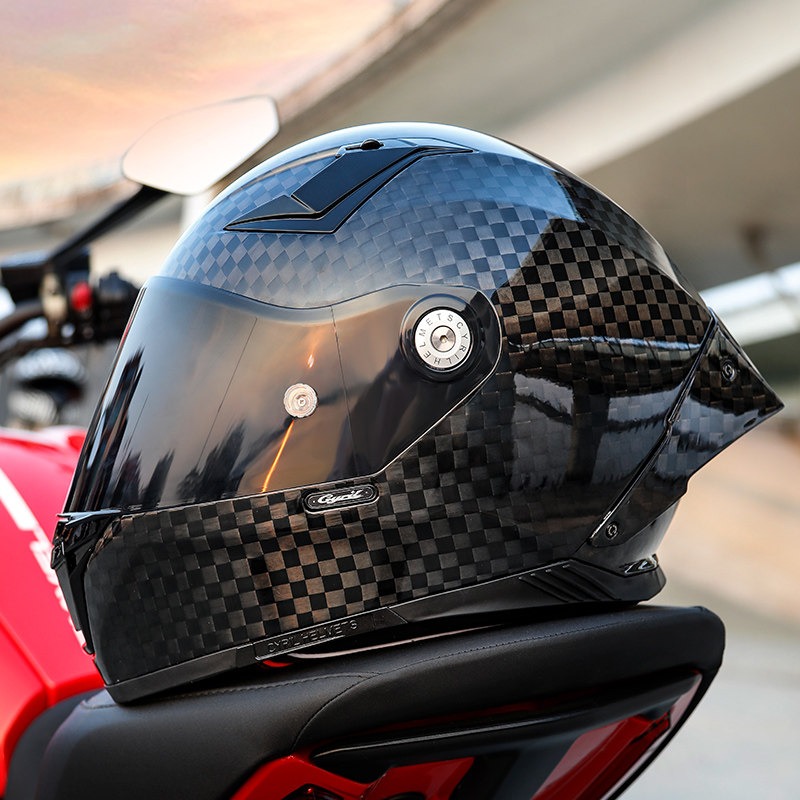 CYRIL カーボンファイバーフルフェイスオートバイヘルメッ - Carbon Fiber Lightweight Motorcycle Helmet のレビューと価格
